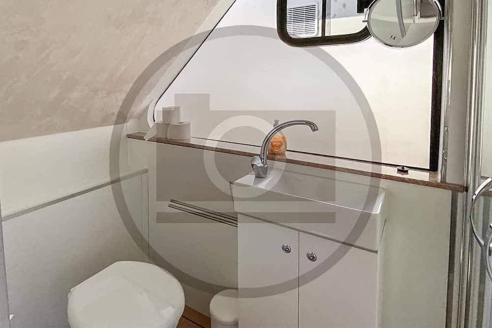 Gemütliches 1-Schlafzimmer-Schiff in Neuruppin in Neuruppin, Ruppiner Seenland