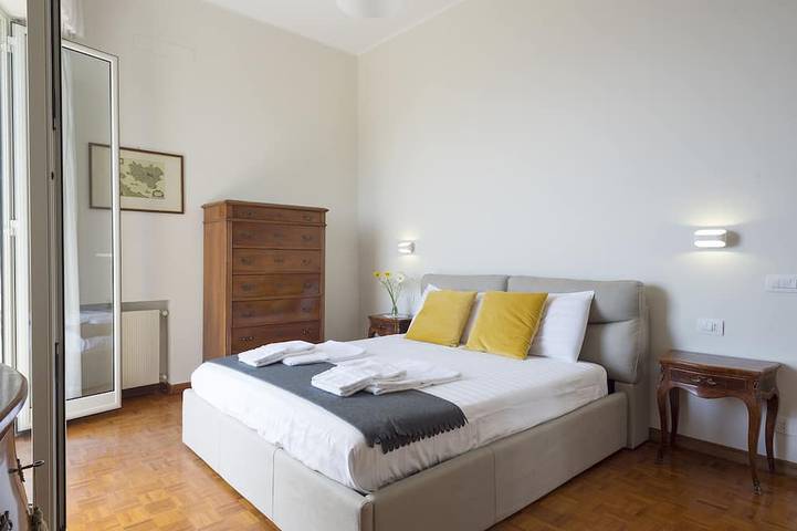 BayView Posillipo - Luxury Terrace & Private Parking, up to 8 guests in Posillipo, Naples