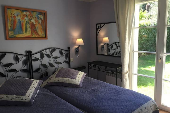 Location de vacances pour 6 personnes, avec piscine et jardin ainsi que terrasse et jacuzzi à Carros - 2
