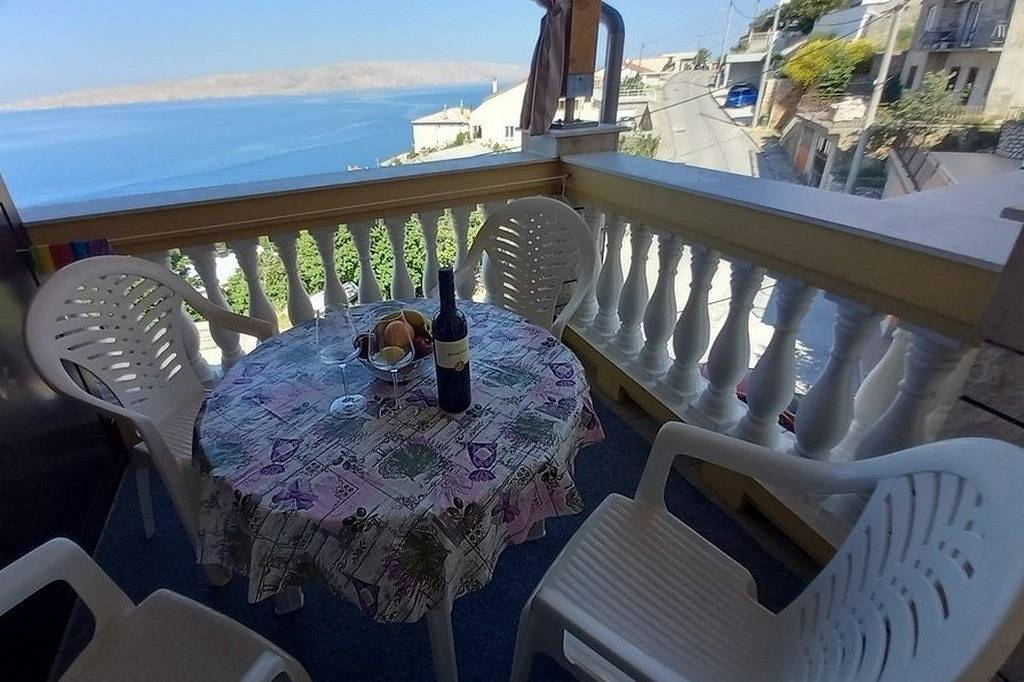 Entire apartment, One bedroom apartment with terrace and sea view Senj A-25225-a in Senj, Kvarn land