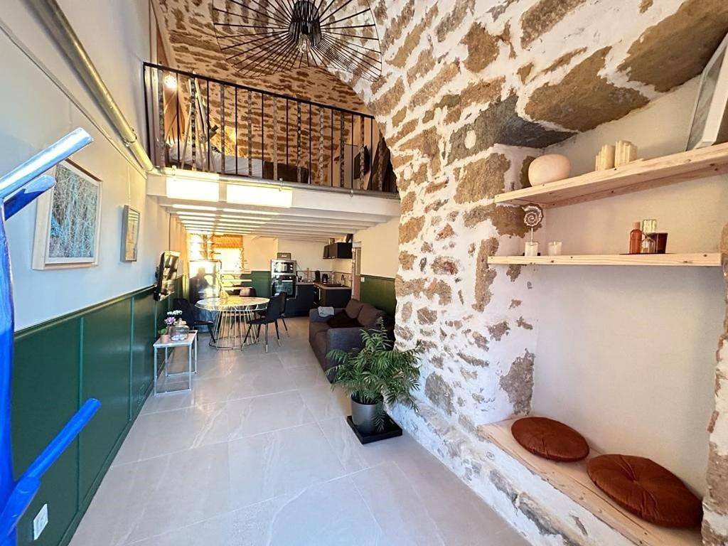 Appartement entier, One-Bedroom Apartment in Bouzigues, Côte méditerranéenne (France)