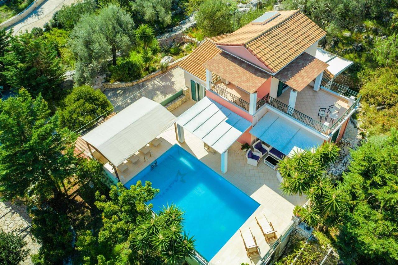 Villa with Private Pool in Σπαρτοχώρι, Μεγανήσι