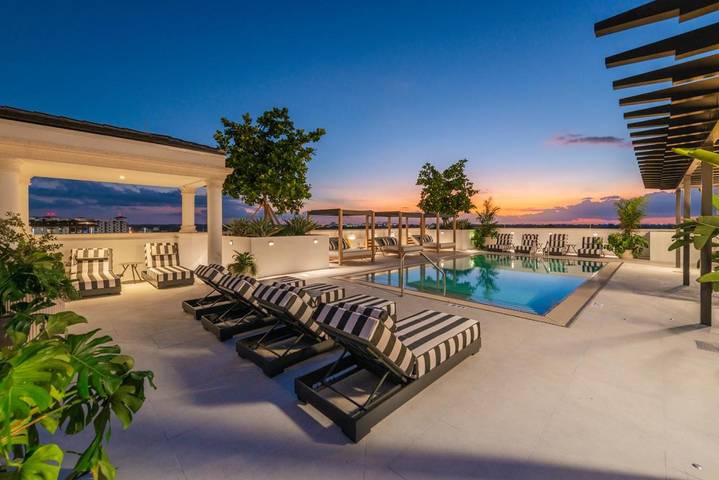 Apartamento para 6 personas, con piscina además de vistas y balcón en Coral Gables