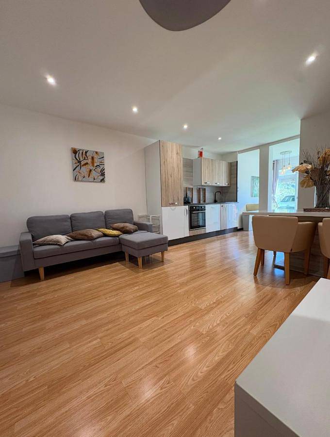 Appartement de vacances pour 4 personnes, avec Terrasse ainsi que Jardin et Vue