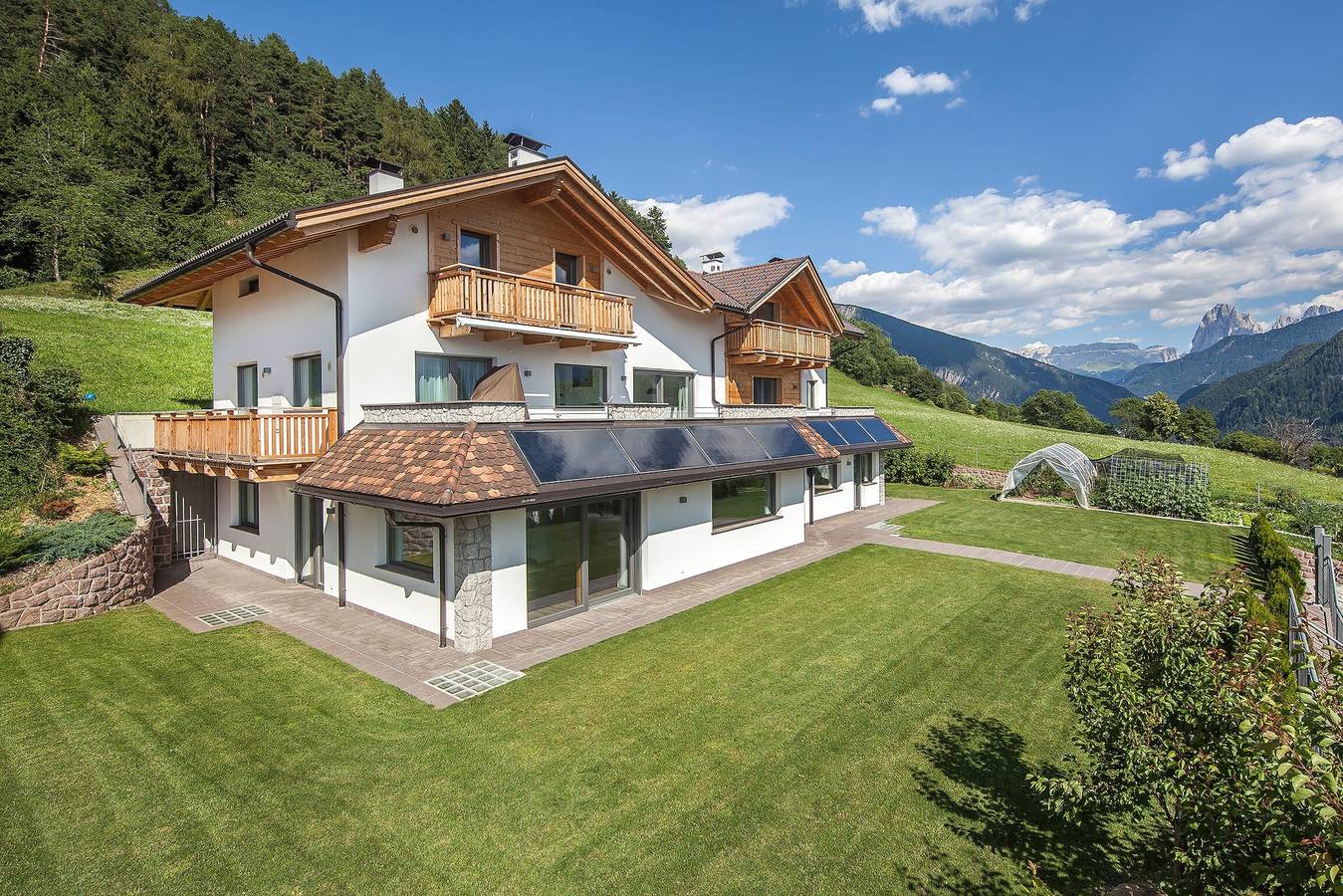 Hel lägenhet, Holiday Apartment 'Avea App 2-2 Personen' with Mountain View and Garden in Tschöfas, Lajen