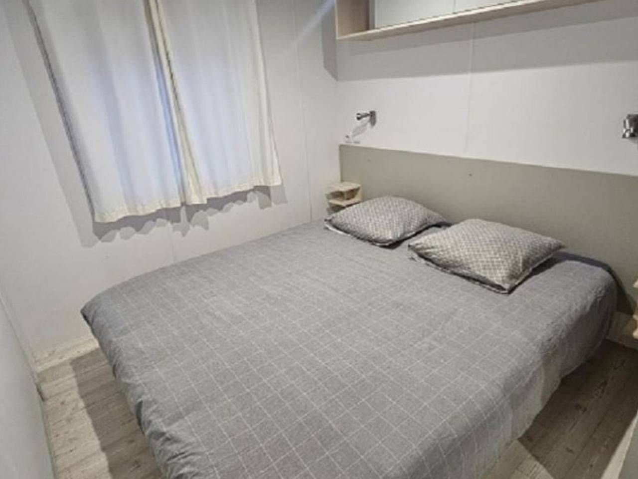 Mobile home for 6 with terrace in Charlieu in Charlieu, Roanne region