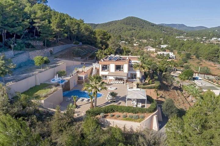 Large Villa near Ibiza Town Sleeps in Es Codolar, Sant Josep de sa Talaia