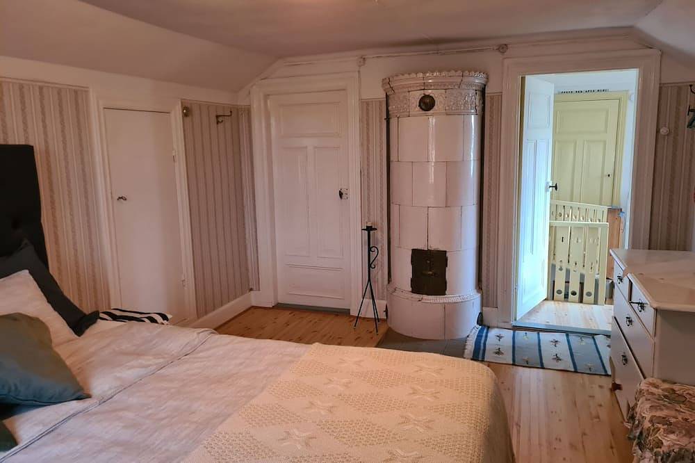 Auf einem Wassergrundstück mit eigenem Bootssteg in Norrköping, Vikbolandet