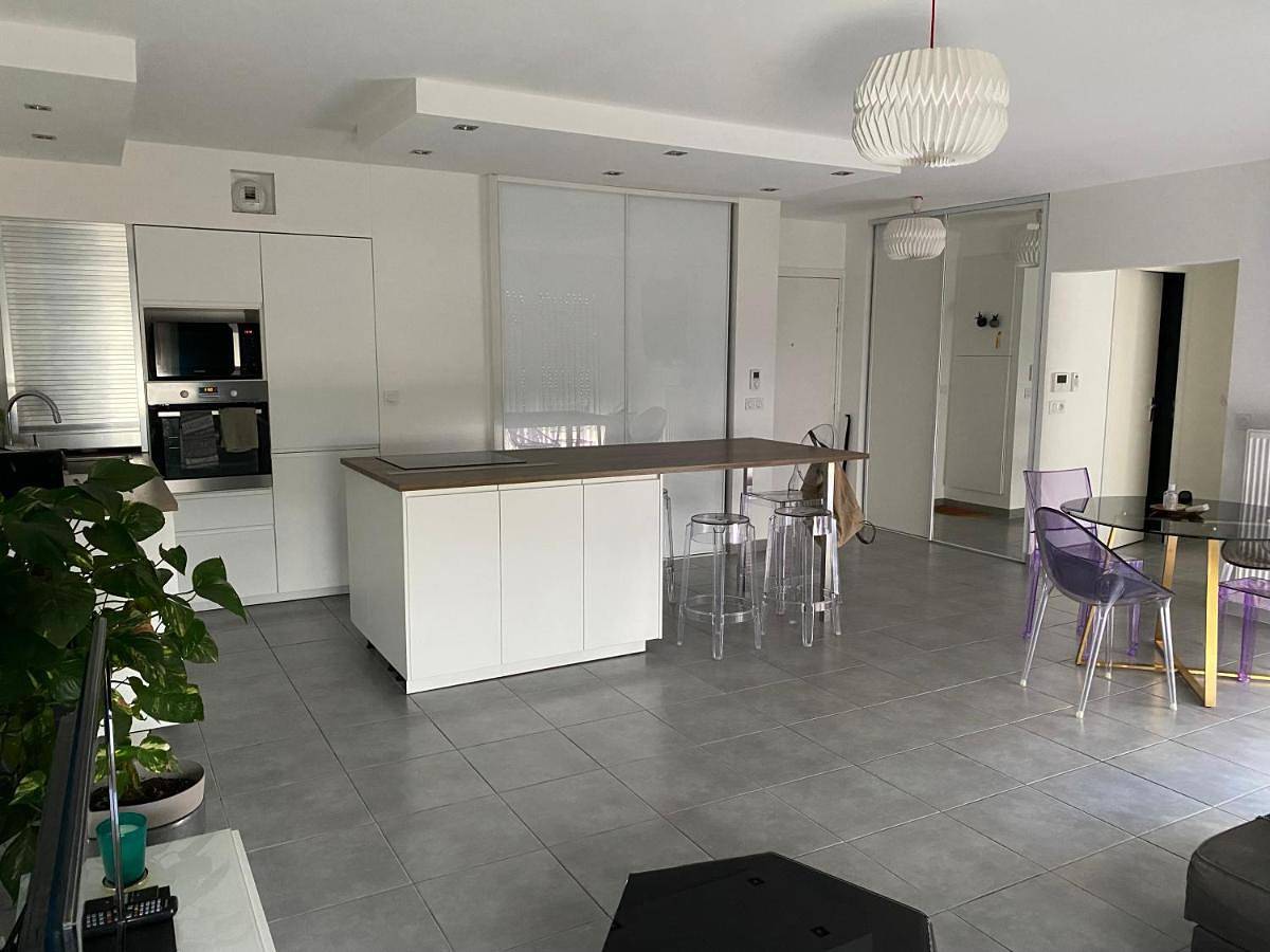 Appartement entier, Two-Bedroom Apartment in Saint-Jean-de-Védas, Côte méditerranéenne (France)