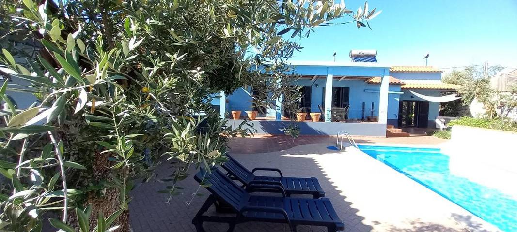 Location de vacances pour 6 personnes, avec jardin ainsi que vue et piscine à Vila de Rei - 3