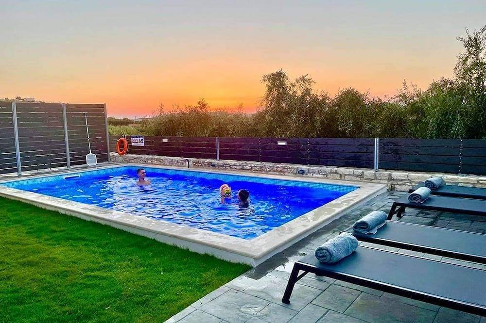 New Villa Sheila with private pool and BBQ. in Rethymno und Umgebung