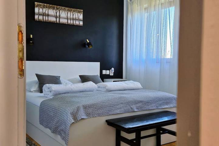 Location de vacances pour 3 personnes, avec terrasse et jardin, animaux acceptés dans Poljanak - 2