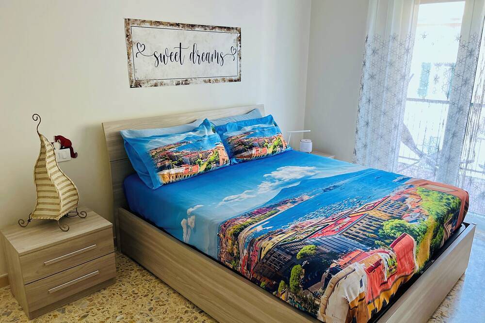 Apartamento entero, 7 km from Naples, away from the chaos, cozy kids and pets friendly accommodation! in Portici, Parque nacional del Vesubio