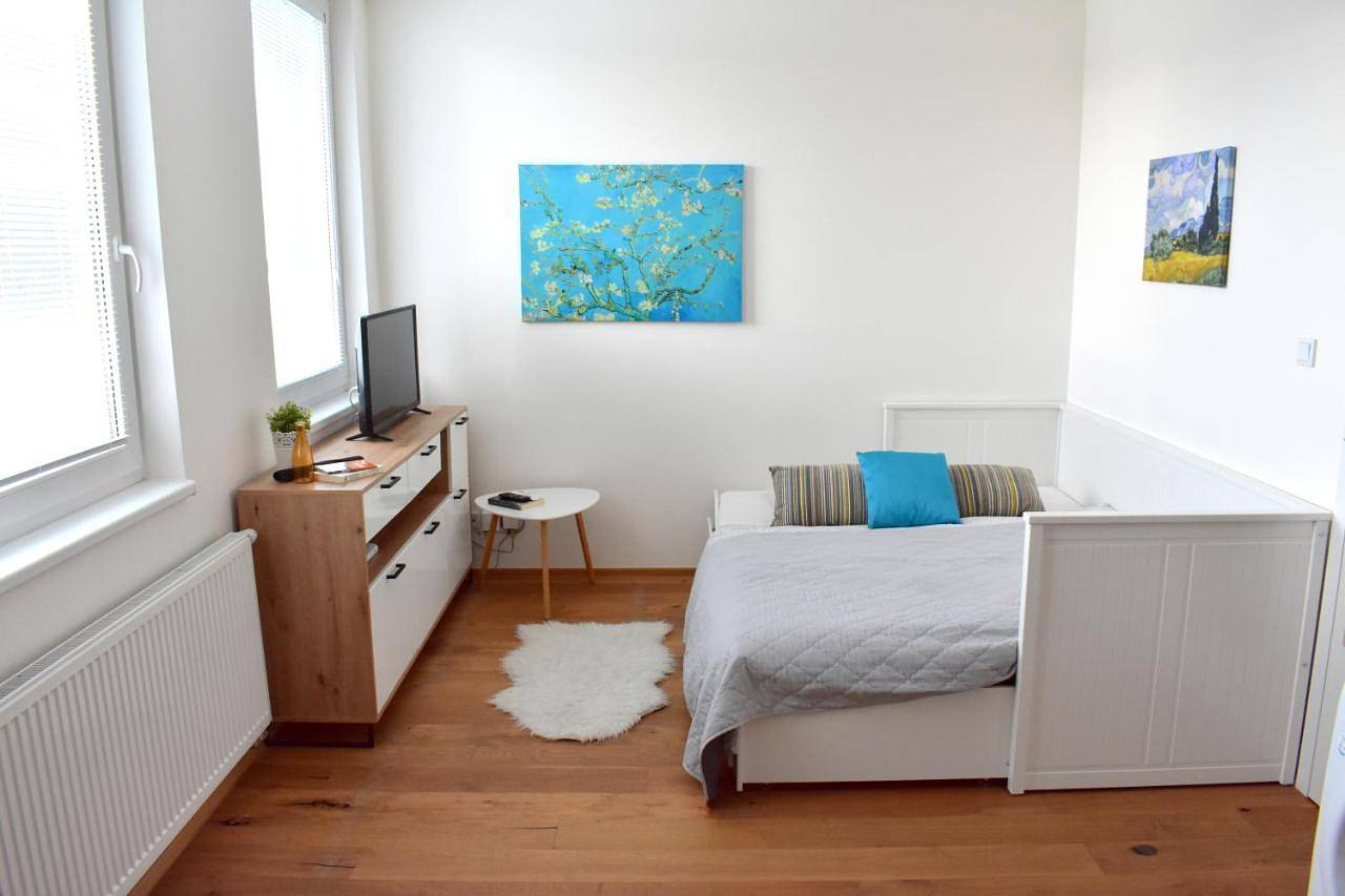Ganze Wohnung, Airstay Prague apartment: Grebovka in Prag, Mittelböhmen