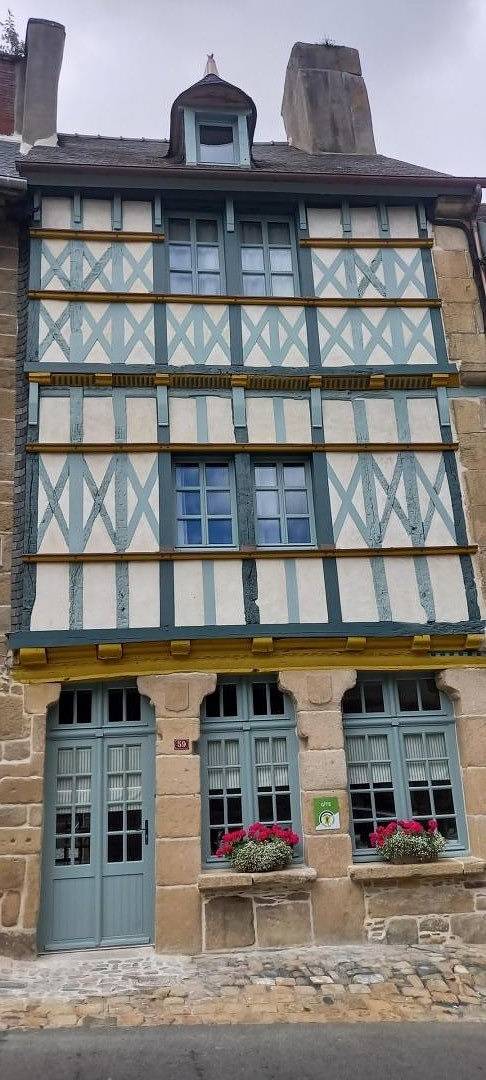 La Maison de Lisette in Tréguier, Rosa Granitküste