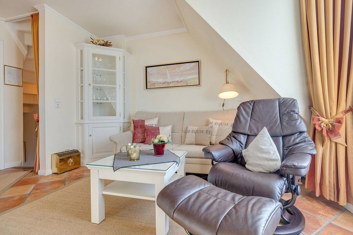 Ganze Wohnung, In einer ruhigen Sackgasse erwartet Sie dieses Urlaubsdomizil. in Wenningstedt, Sylt