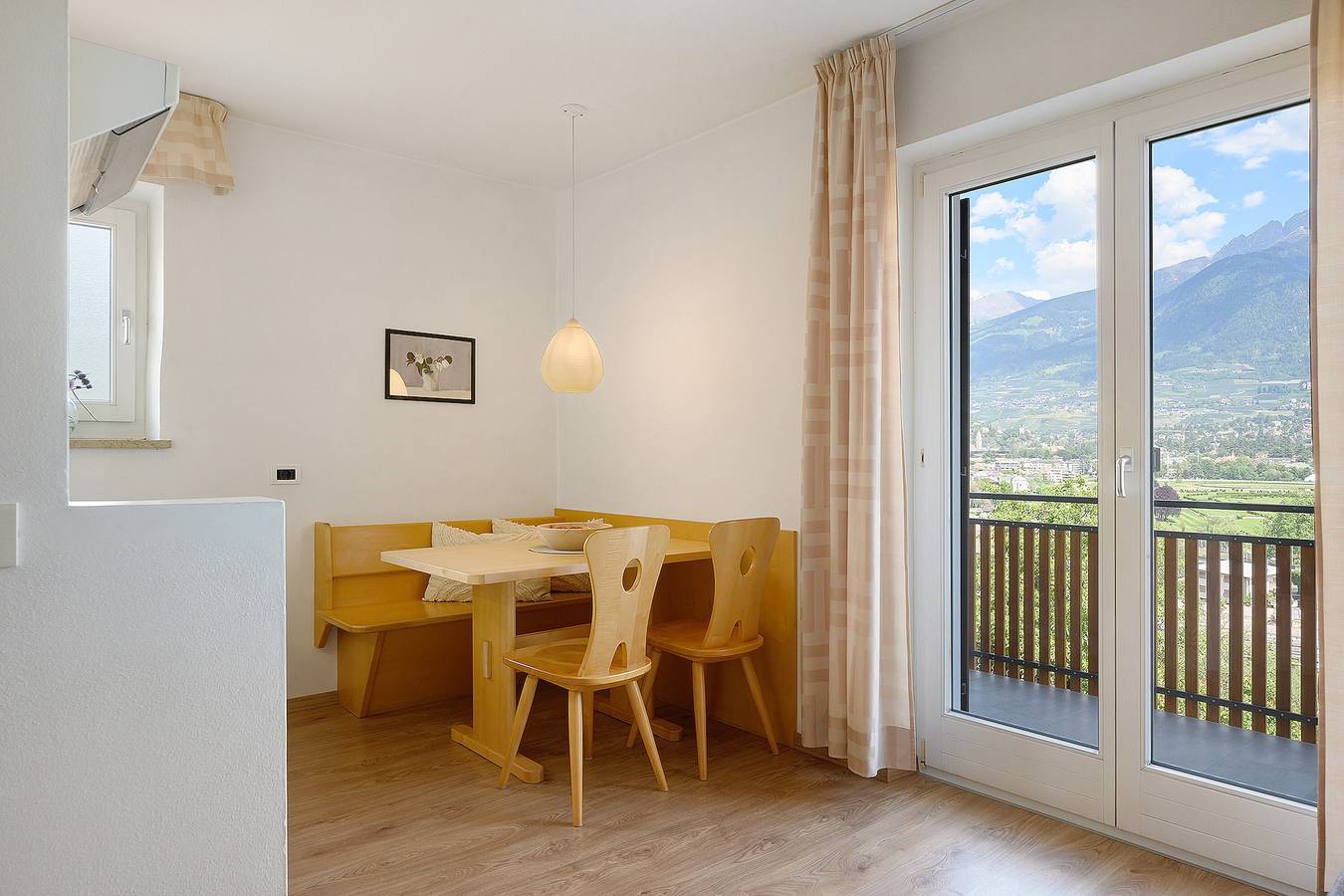 Ganze Wohnung, Apartment 'Freiblick Klein' mit Bergblick, gemeinsamer Terrasse und Wlan in Marling, Ortleralpen