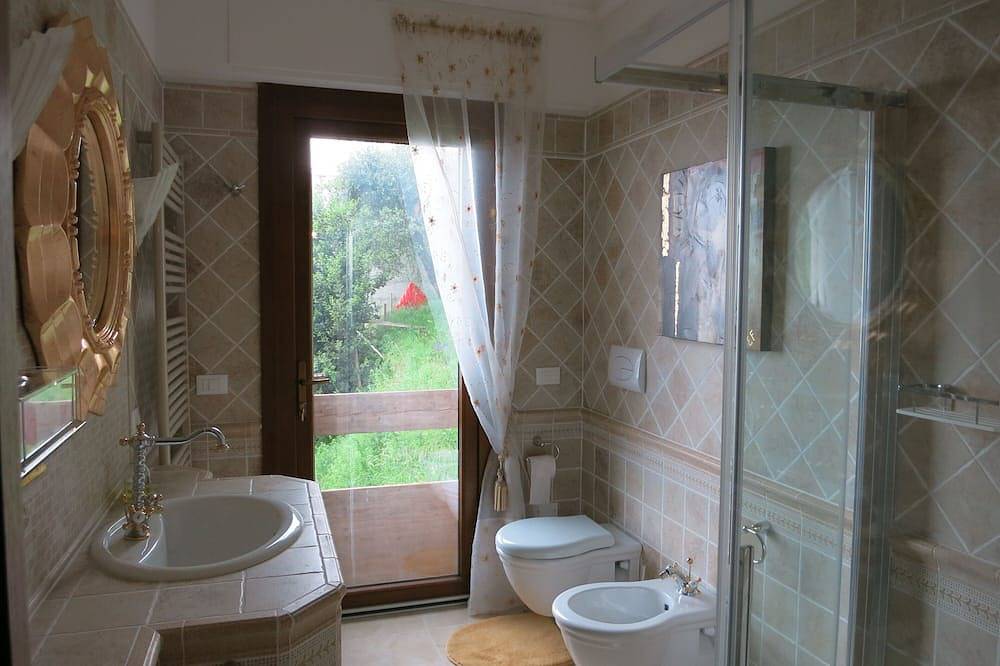 Wohnluxus auf 100m2 mit grandiosem Gardaseeblick - Golf-und Bikerparadies in Maderno, Toscolano-Maderno