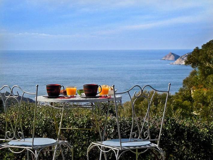 Gîte pour 2 personnes, avec jardin et vue dans Île du Levant - 2