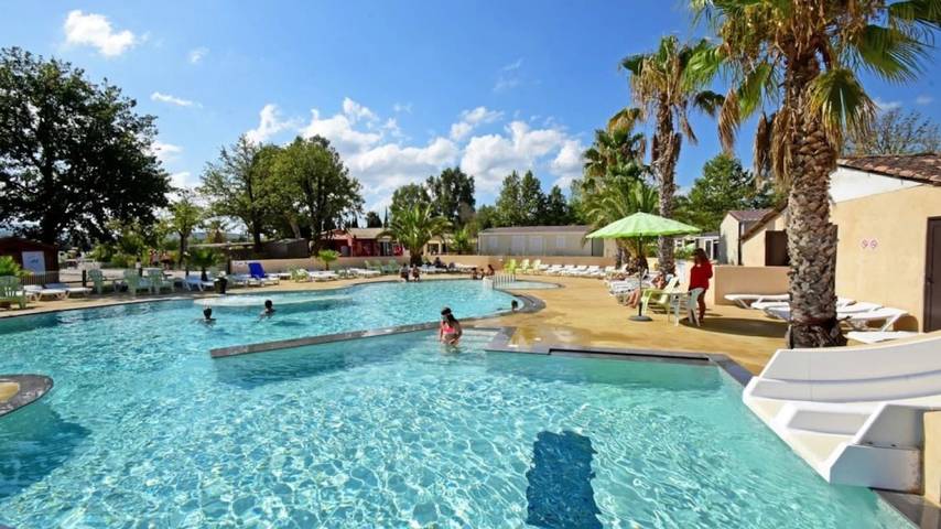 Camping pour 2 personnes, avec bassin pour enfant