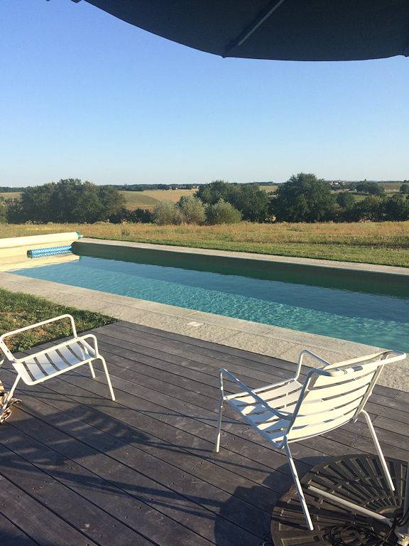Gîte pour 3 personnes, avec terrasse et piscine