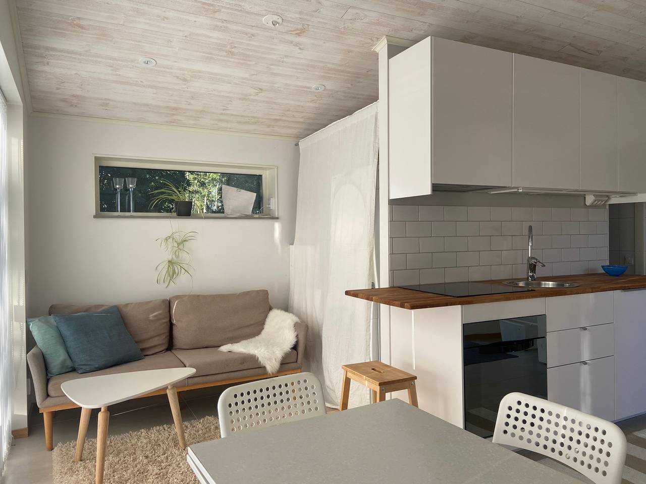 Modernes Ferienhaus am See Vidöstern in Jönköpings län