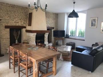 Gîte pour 8 personnes, avec terrasse, adapté aux familles à Almenêches