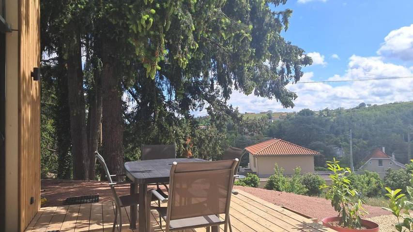 Gîte pour 4 personnes, avec Terrasse ainsi que Jardin et Vue à Villerest - 2