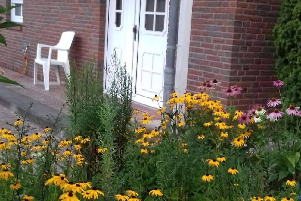 Ganze Wohnung, Ferienwohnung 1 - Haus am Strand in Plöner See, Ostholstein