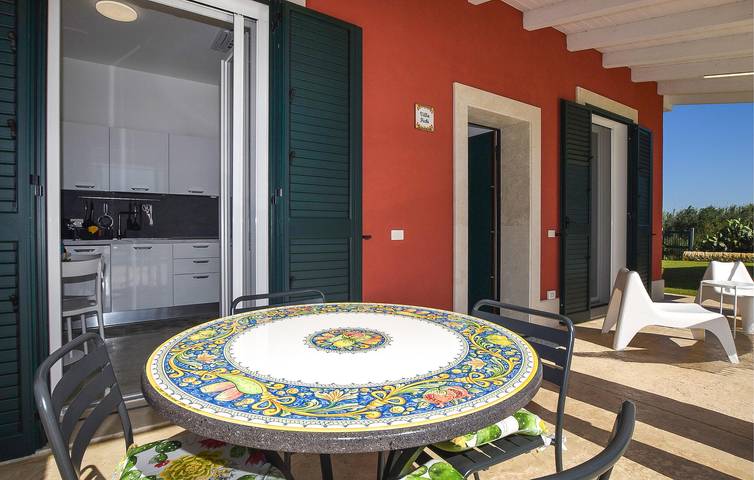 Casa vacanza per 4 persone, con piscina e terrazza nonché giardino a Santa Maria del Focallo
