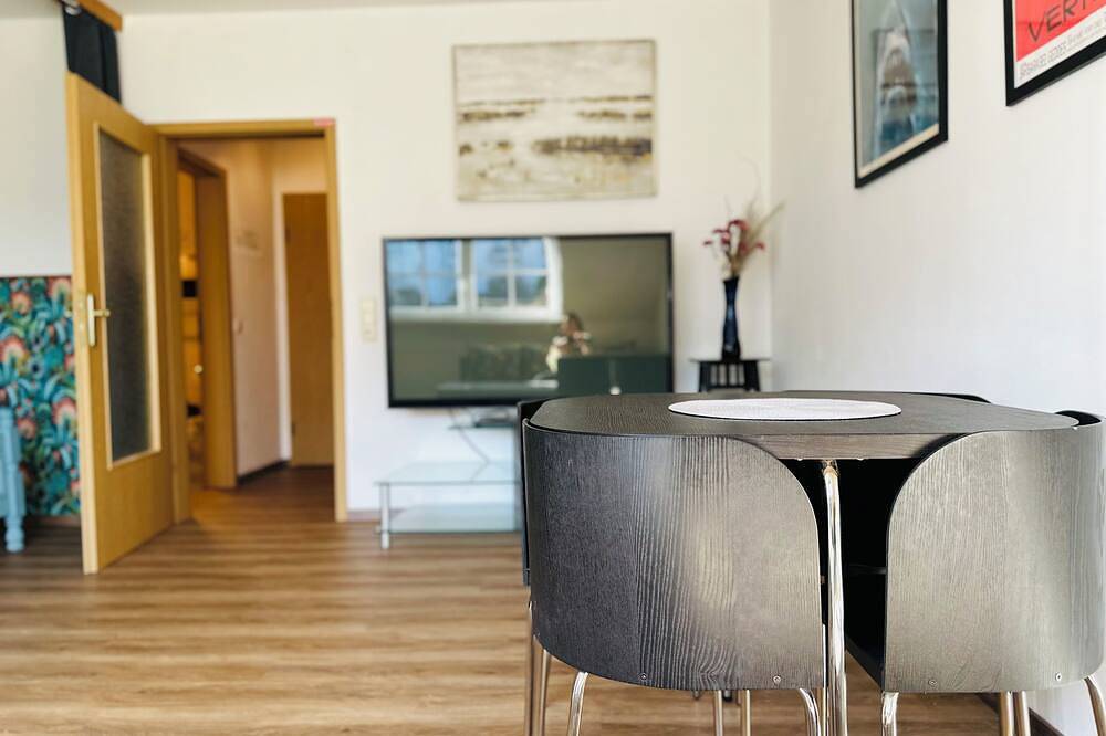 Ganze Wohnung, Haustierfreundliche Einzimmer-Ferienwohnung am Kurpark in Bad Rodach, Oberes Maintal - Coburger Land