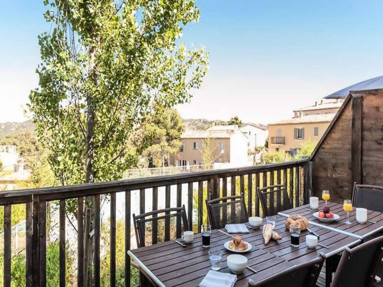 Entire apartment, 2 Room Apartment 4 People - Comfort in Mallemort, Arles region