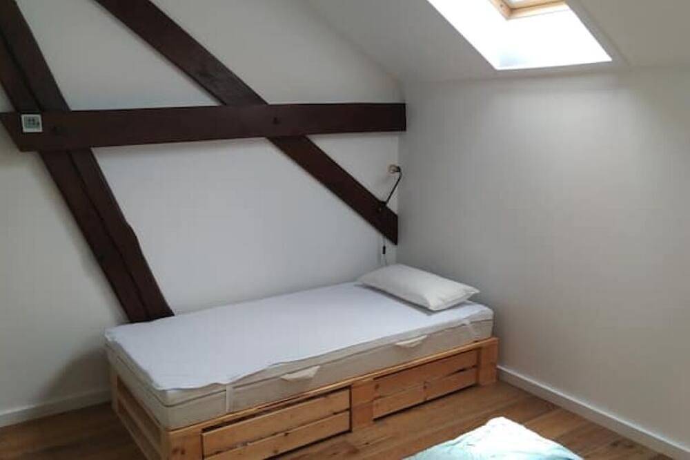 Ganze Wohnung, Dachgeschoss-Loft in Güterfelde, Stahnsdorf