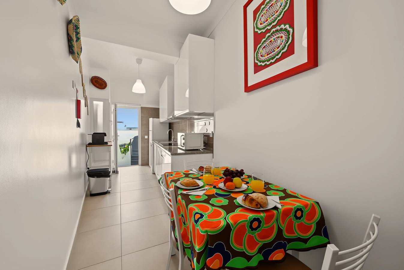 Holiday Home 'A Casa Da Velha' with Private Terrace, Wi-Fi and Air Conditioning in Alvor, Faro District