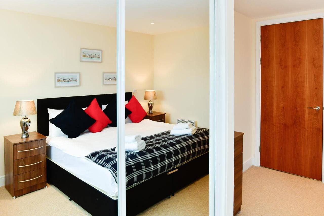 Entire apartment, Deluxe Double Room in Swansea, Swansea region