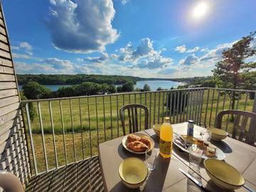 Gîte pour 4 personnes, avec terrasse à Eppe-Sauvage