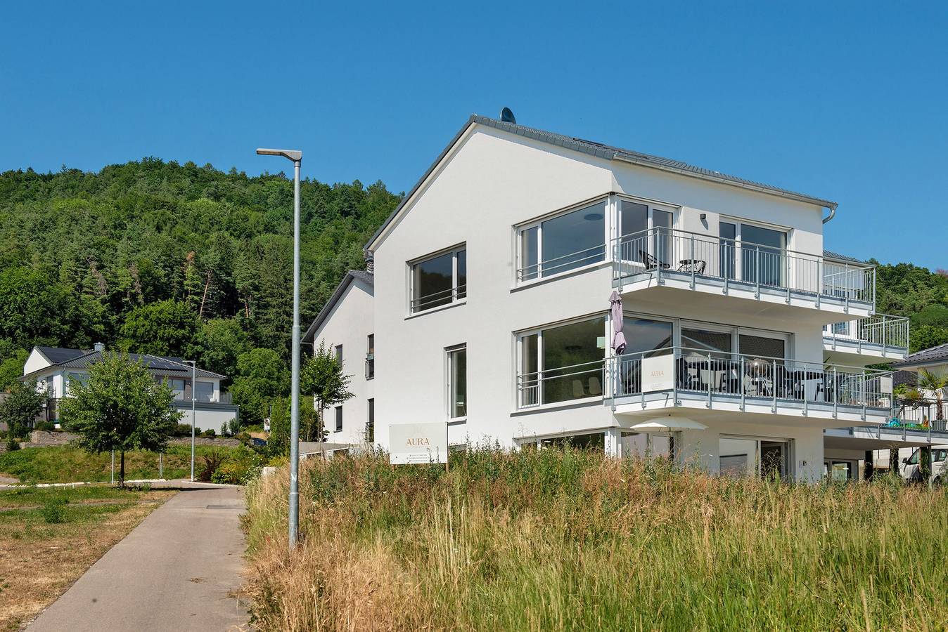 Ferienhaus Aura mit Seesicht, Alpenblick,Terrasse, Balkone, Garten und Wi-Fi in Bodman-Ludwigshafen, Landkreis Konstanz
