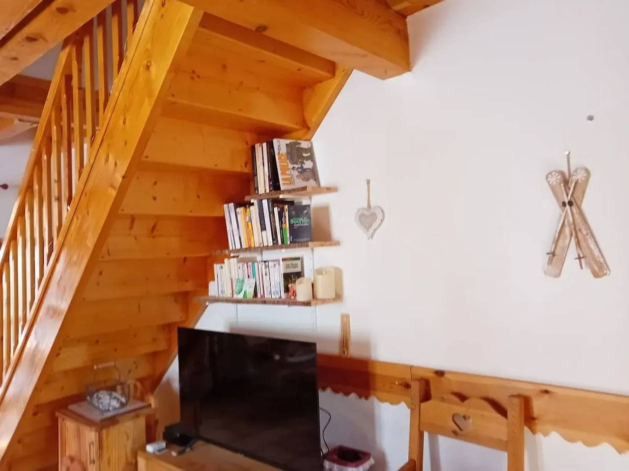 Modern Chalet in Formiguères with 80 m² Terrace in Formiguères, Prades region