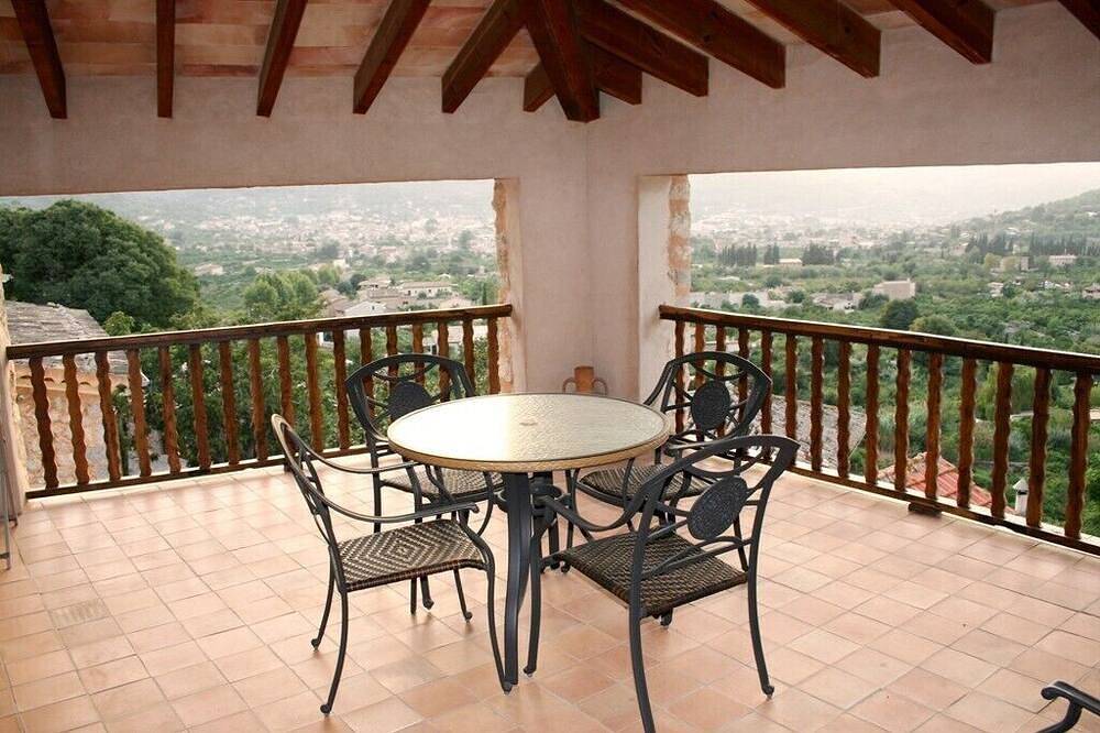 Ca'n Ferru.\nold house renovated in Biniaraix overlooking the valley in Biniaraix, Sóller