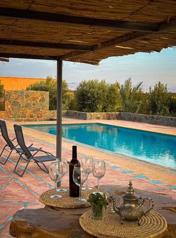 Chambre d’hôte pour 2 personnes, avec piscine ainsi que jardin et vue à Tameslouht