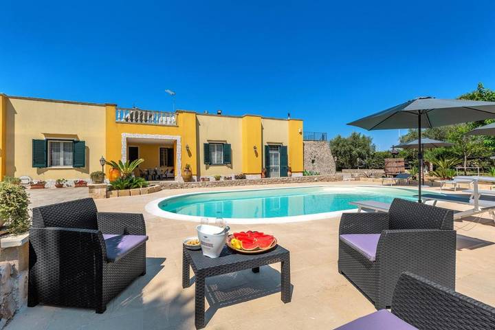 Ferienhaus für 8 Personen, mit Garten und Terrasse sowie Pool