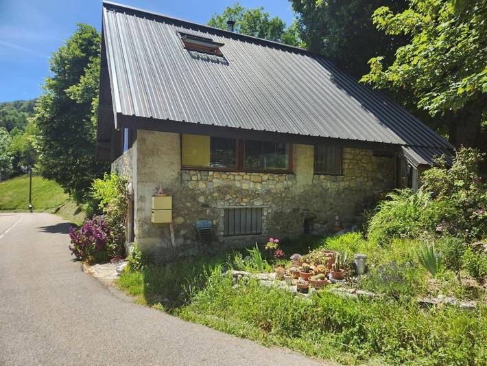 Location de vacances pour 4 personnes, avec Terrasse ainsi que Jardin et Vue à Saint-Pancrasse