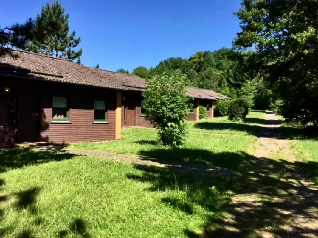 Cvjm Feriendorf Herbstein e. V. - Ferienhaus mit 4 Betten in 2 Schlafzimmern, Terrasse, rollstuhlgerecht in Herbstein, Vogelsberg Region