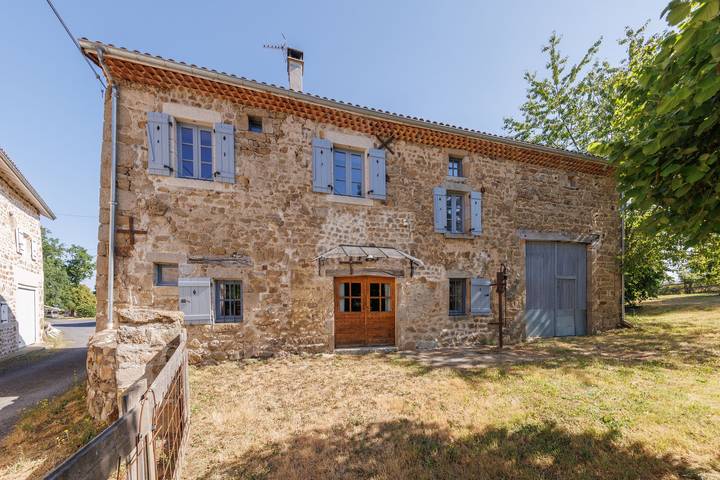 Location de vacances pour 6 personnes, avec Jardin à Cunlhat