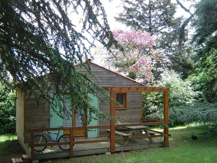 Gîte pour 6 personnes, avec piscine et sauna ainsi que jardin et vue à Saint-Julien-Molin-Molette - 2