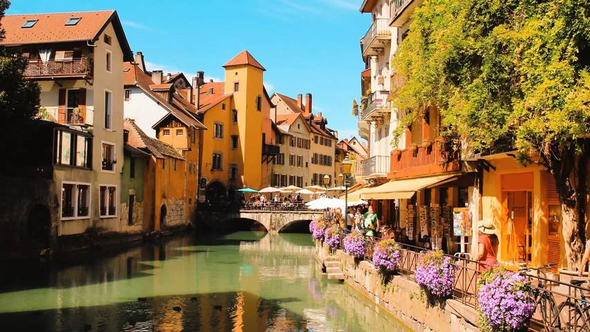 Camping pour 6 personnes, avec terrasse, animaux acceptés en Haute-Savoie - 4