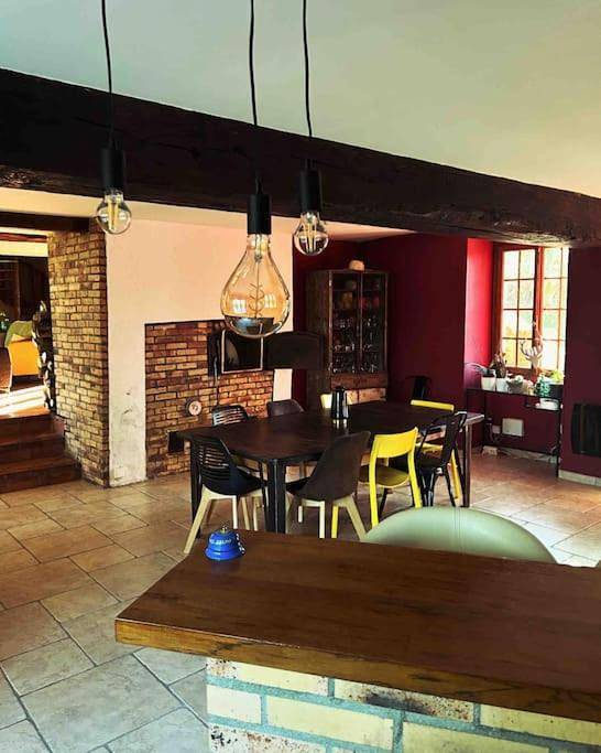 Location de vacances pour 8 personnes, avec vue ainsi que jardin et piscine, animaux acceptés à Menetou-Salon - 4