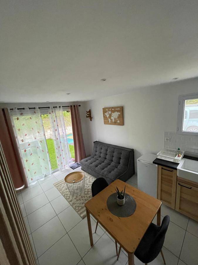 Gîte pour 2 personnes, avec Terrasse à Saint-Privat-des-Vieux