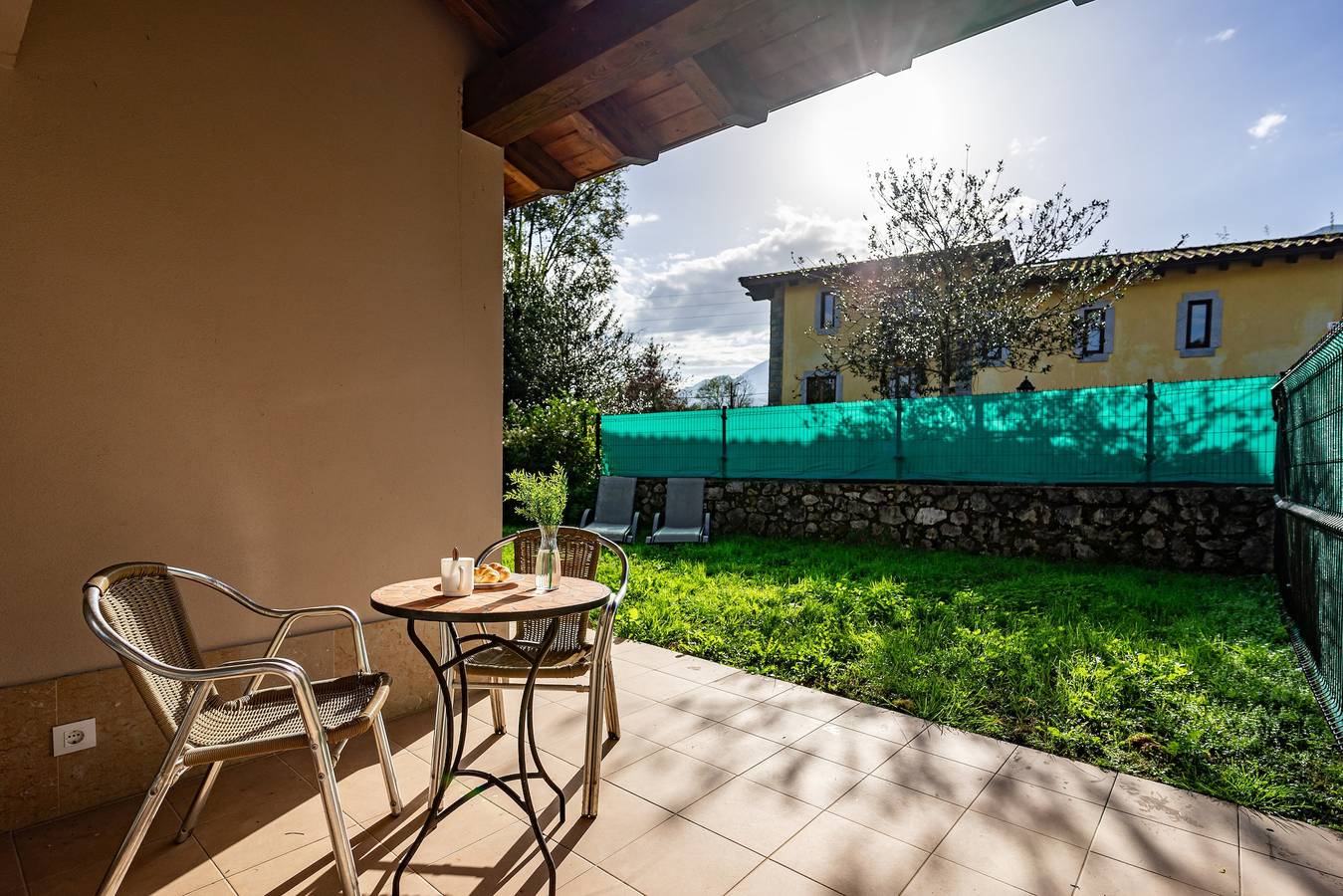 Appartement '2 Jardin 2 - El Sablon' met uitzicht op de bergen, een eigen terras en een eigen tuin, foto 15