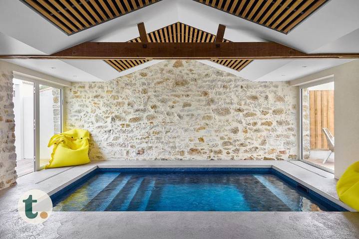 Location de vacances pour 20 personnes, avec jacuzzi et sauna ainsi que piscine et jardin à Les Herbiers - 2